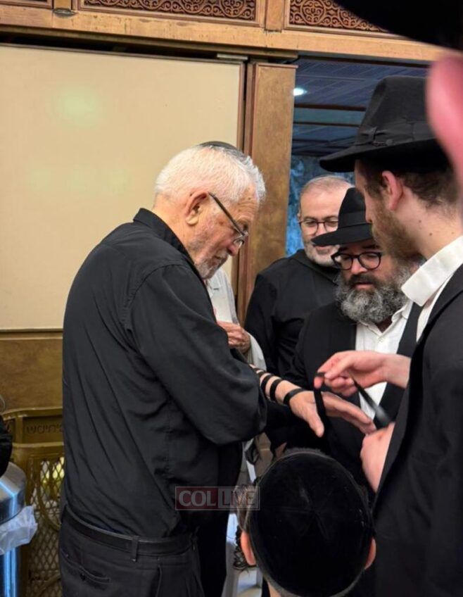 A Rabbi and a Priest Meet at the Kotel 10 Minutes Before Shabbos