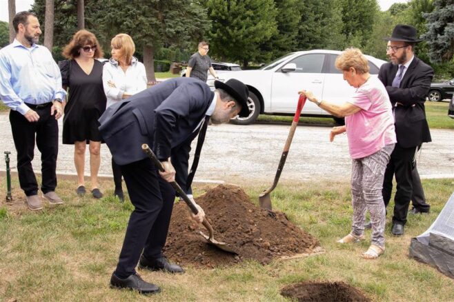 Holocaust Victim Remains Finally Get Jewish Burial in Chicago